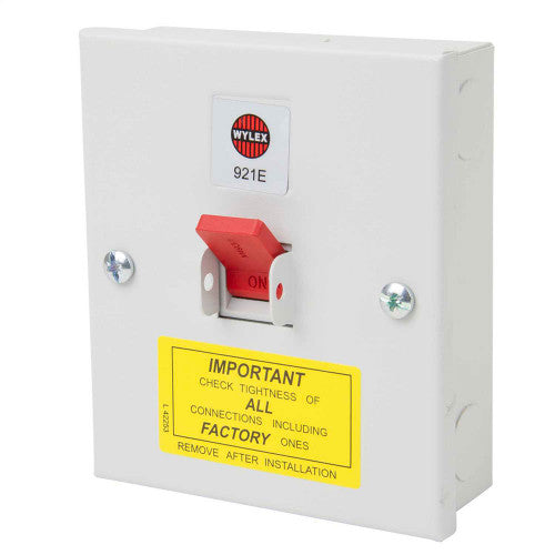 Wylex 921E Metal Clad Enclosed 32A TP Switch with Switched Neutral